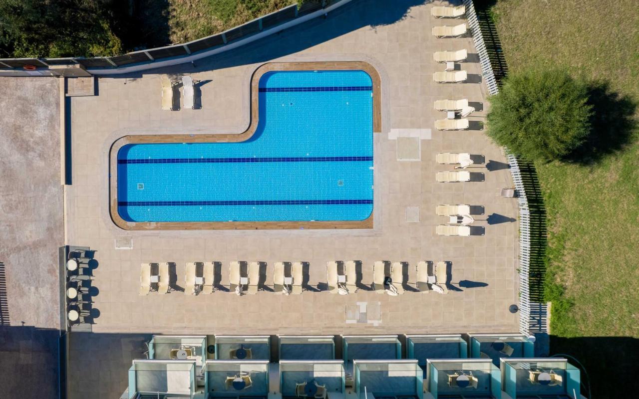 Plános Karras Grande Resort מראה חיצוני תמונה