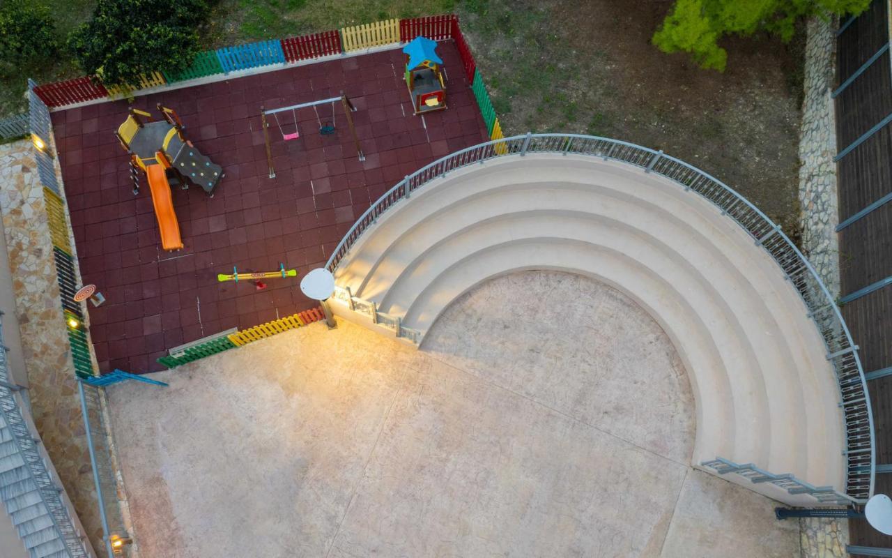 Plános Karras Grande Resort מראה חיצוני תמונה